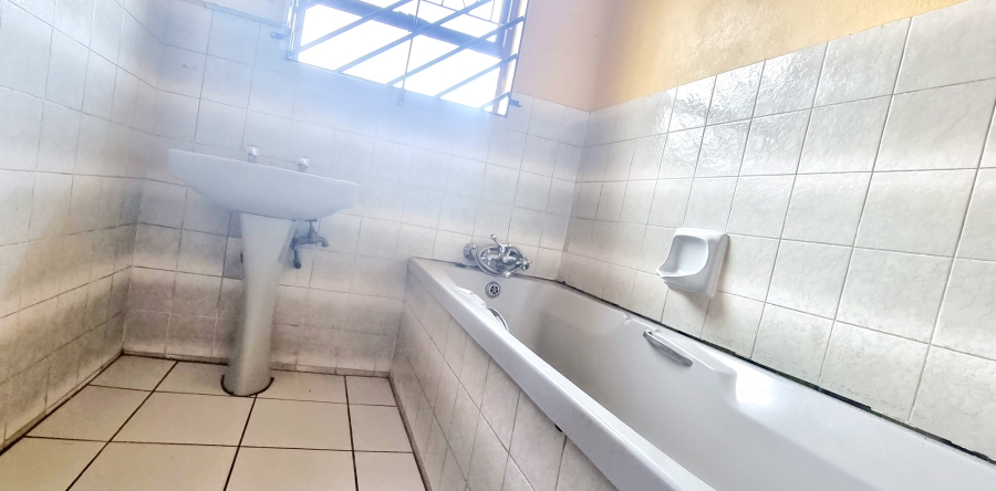 2 Bedroom Property for Sale in Amalinda Eastern Cape